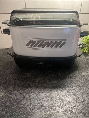 Vintage West Bend Electric Slow Cooker with Glass Lid - White & Black